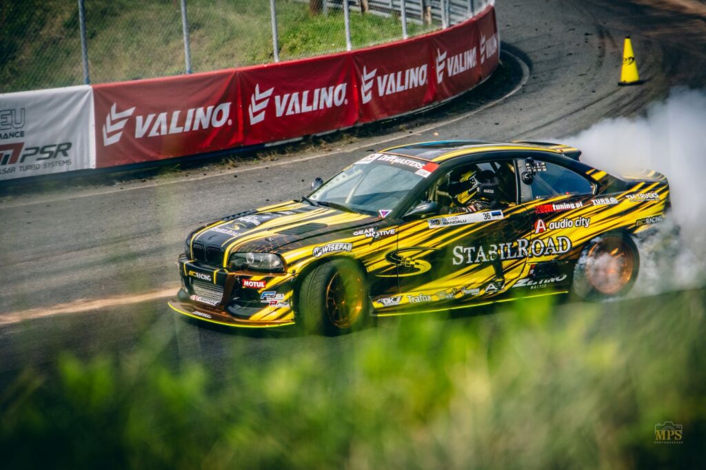 Oliver Randalu driftiauto Ahvenisto rajal. Foto: mps_photographer.